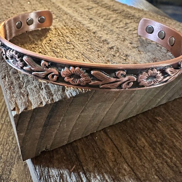 Boho Copper Floral Cuff Bangle Bracelet, Arthritis Relief, Gift Box - Picture 3 of 12